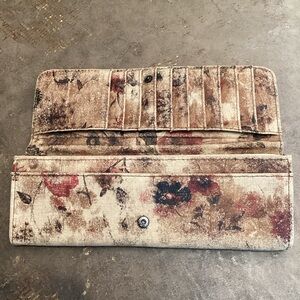 BIG BUDDHA Cloth Clutch Wallet Natural Floral Woven